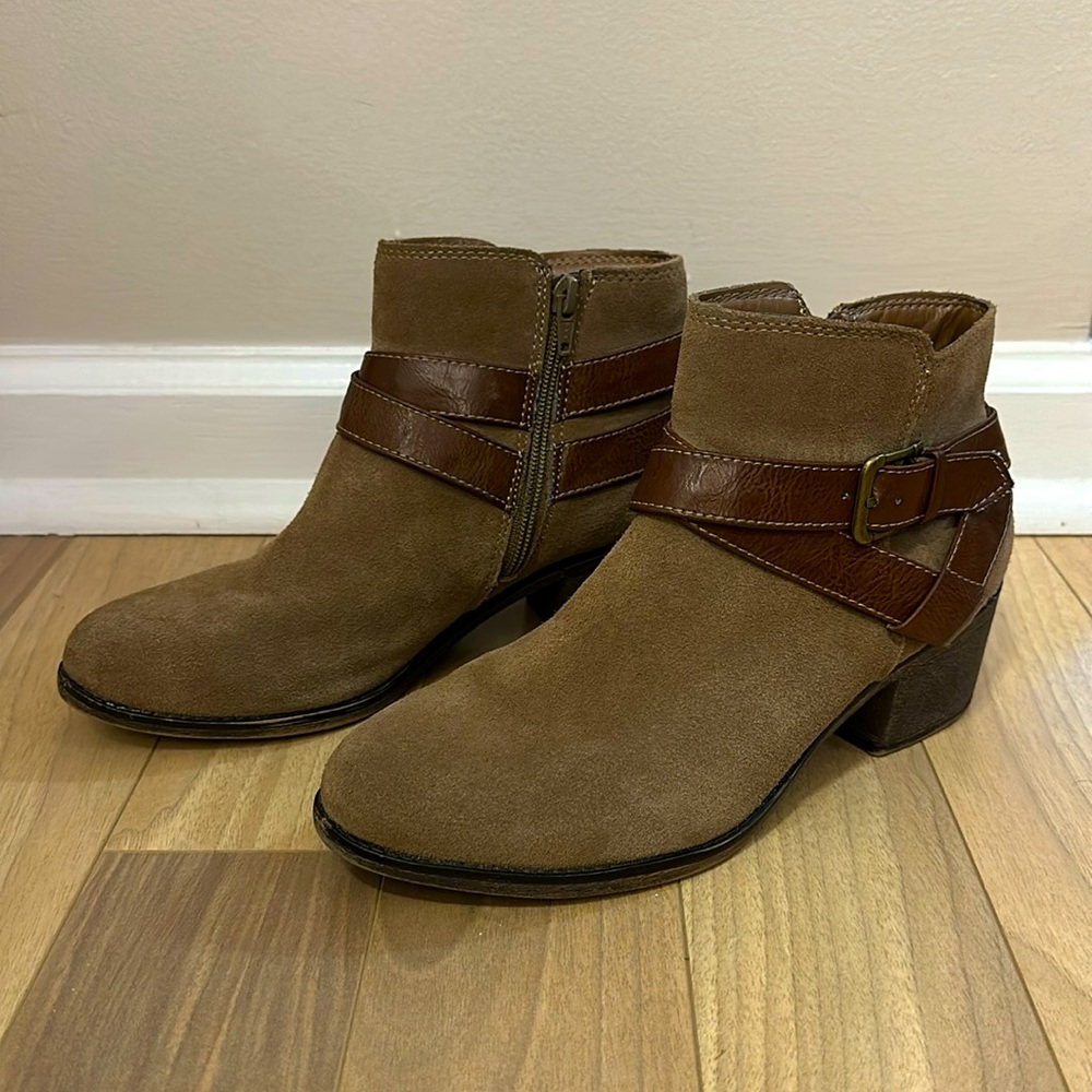 White Mountain Yonder Suede Booties